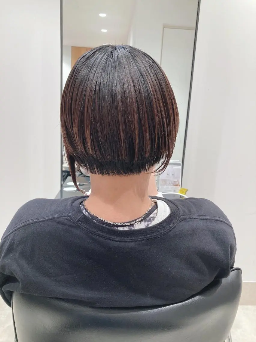 ショート カラー 黒髪 ボブ カット ヘアカラー トリートメント ヘッドスパ スキバサミを使わない カット🌼唯🌼のヘアスタイル