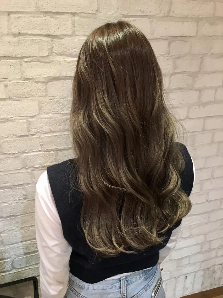 ロング カラー 長谷川 香織のヘアスタイル