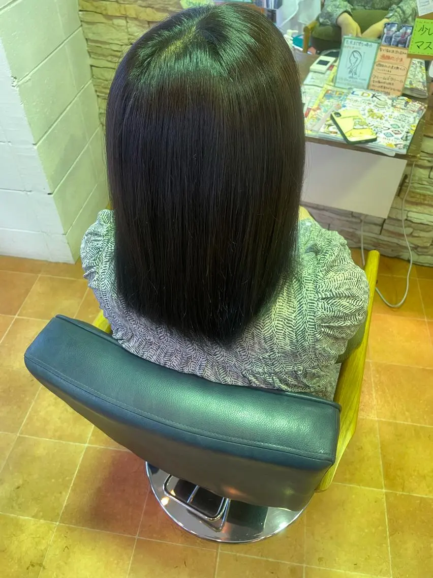 ミディアム カラー 山口 彩海のヘアスタイル