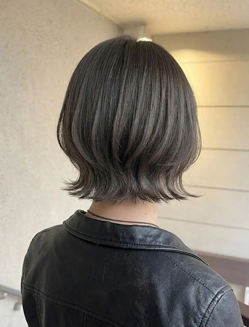 ミディアム カラー アッシュ 透明感カラー ボブ くびれヘア 外ハネヘア カット ヘアカラー トリートメント ヘッドスパ flencia 丸 和博|カットのヘアスタイル