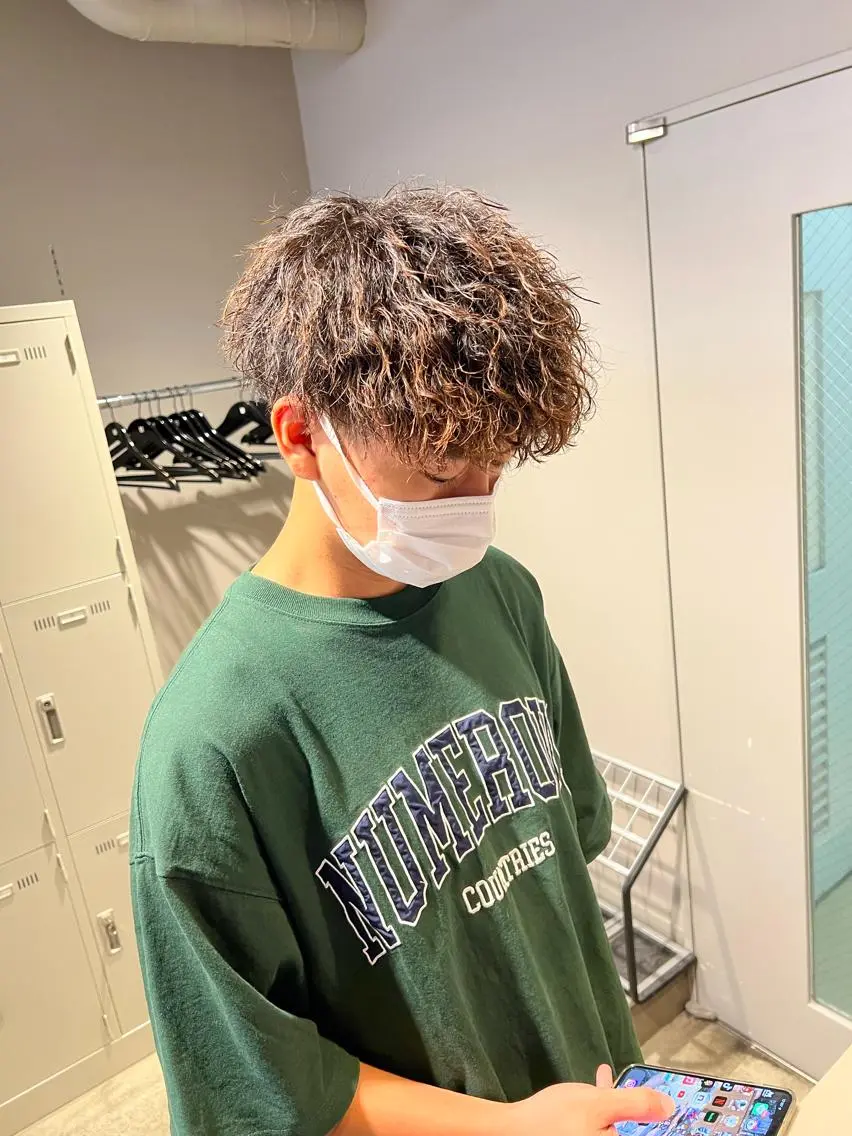 ショート カラー パーマ メンズ メンズパーマ特化 TAIGAのヘアスタイル
