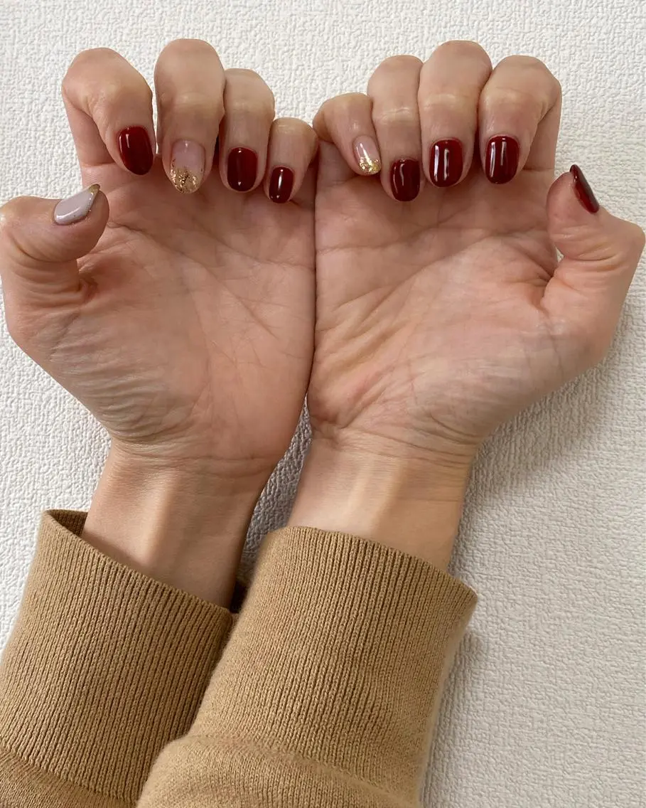 ネイル ボルドー キラキラネイル ハンドネイル 自宅サロン FeelFreeのマツエク・マツパデザイン