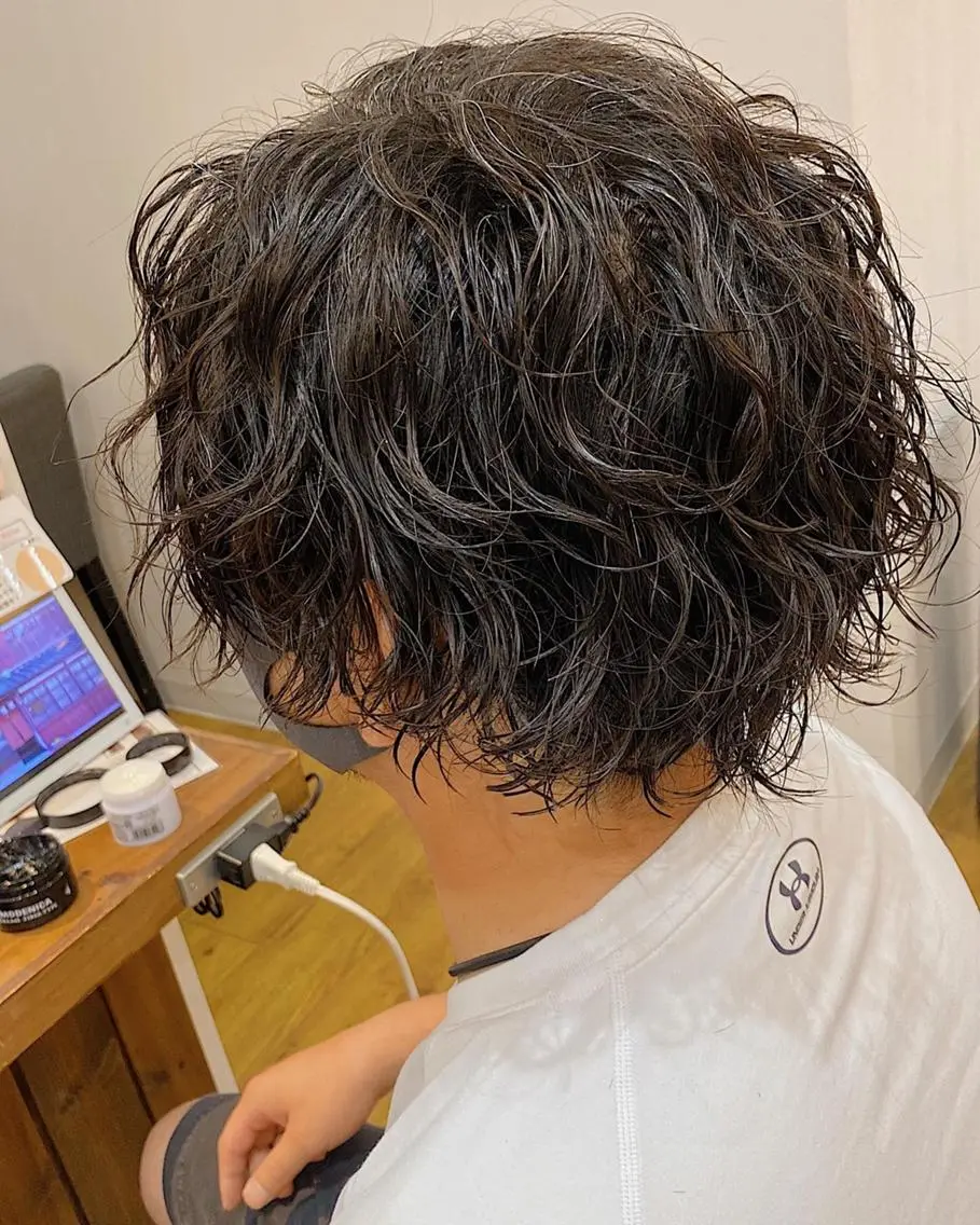 パーマ メンズ センターパート マッシュ メンズパーマ 学生（メンズ向け） メンズツイストパーマ 原田 涼矢のヘアスタイル