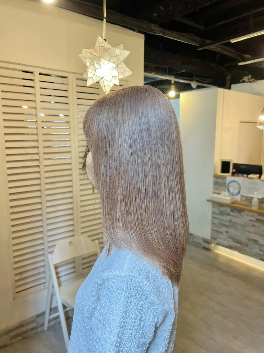 ミディアム カラー LAMP mashiroのヘアスタイル