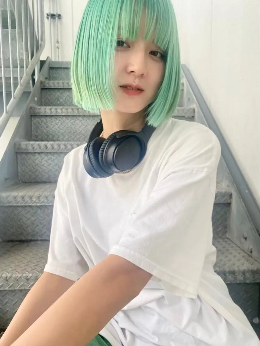 カラー ブリーチ ミント 透明感ブリーチ ハイトーンウエダのヘアスタイル
