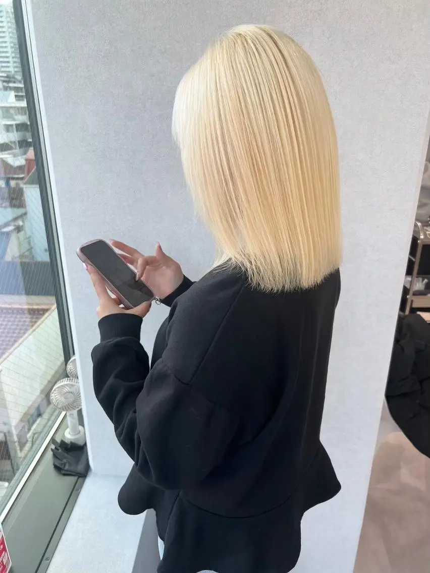 ミディアム カラー ブロンド 透明感カラー 盛れる艶髪カラー Harusa🎀のヘアスタイル