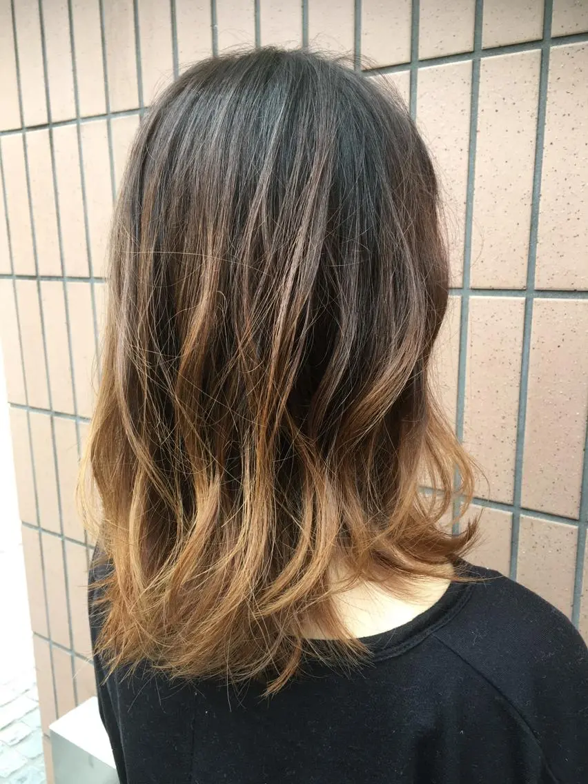 セミロング 【白髪ぼかし】 矢内 夏輝のヘアスタイル