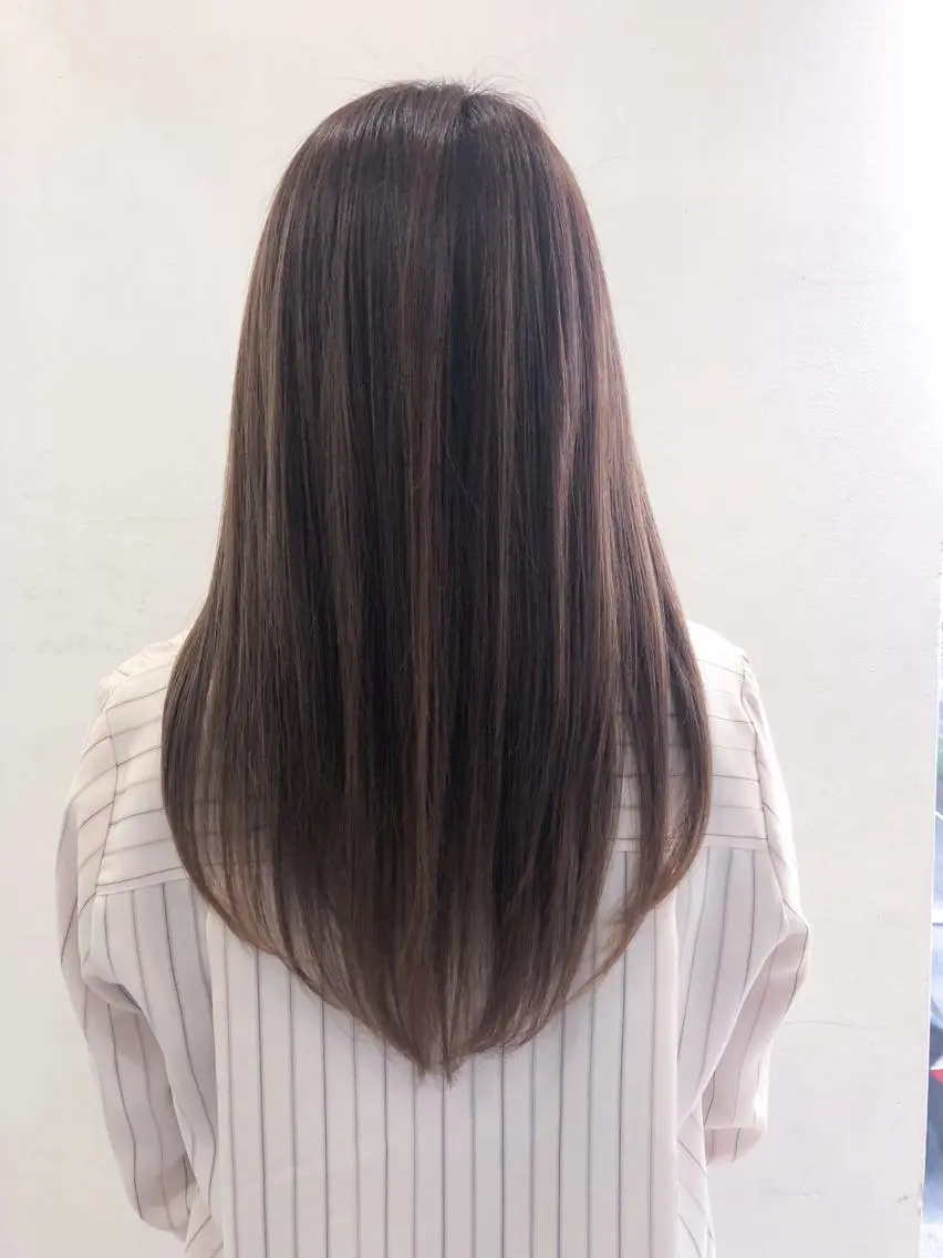 ロング 秋野 睦実のヘアスタイル