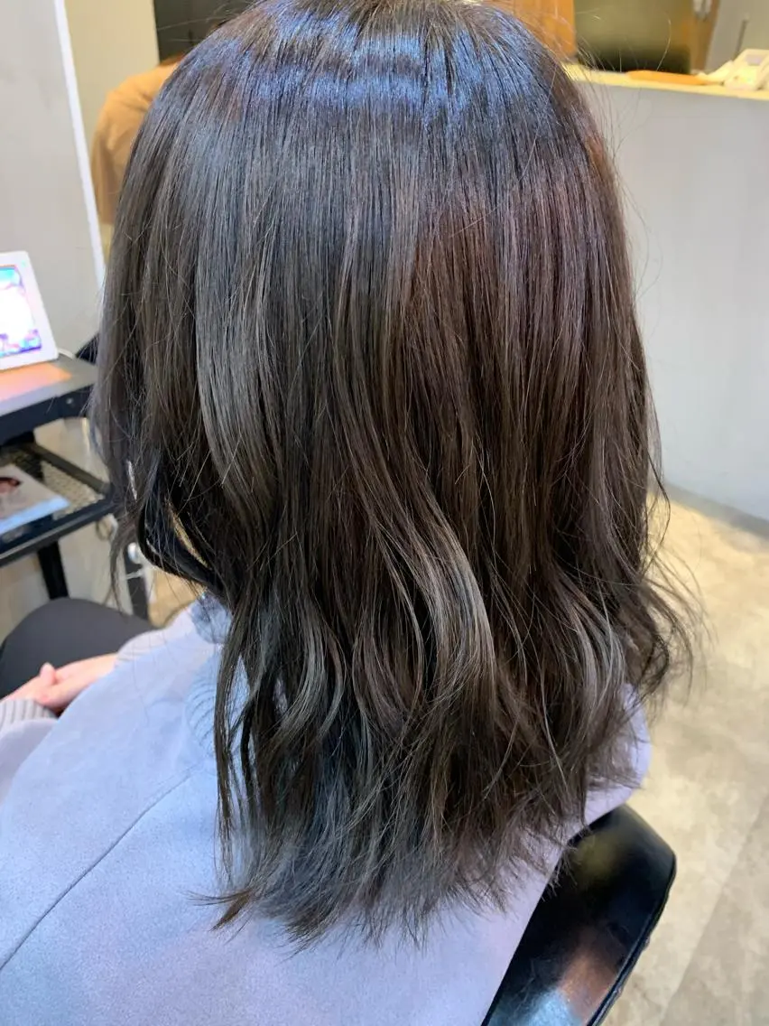 ミディアム 河田 寧生のヘアスタイル