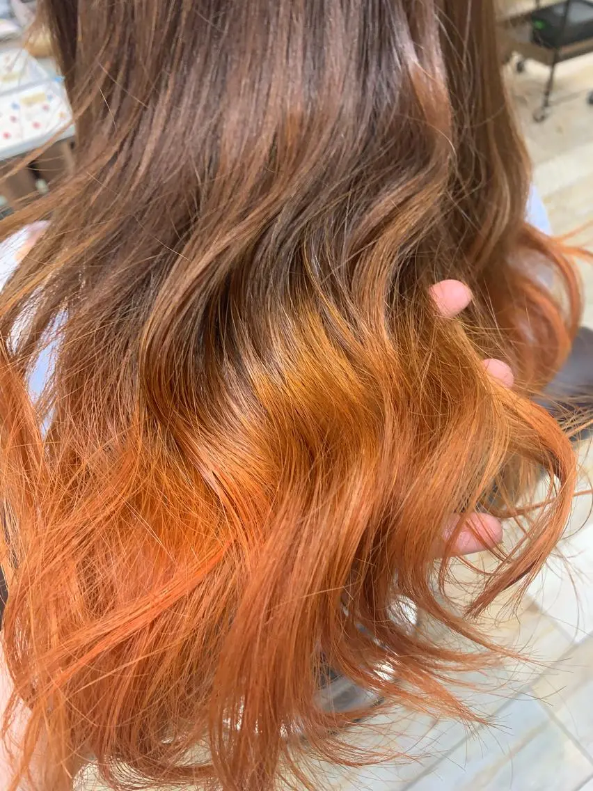 ロング カラー オレンジ にった みずきのヘアスタイル