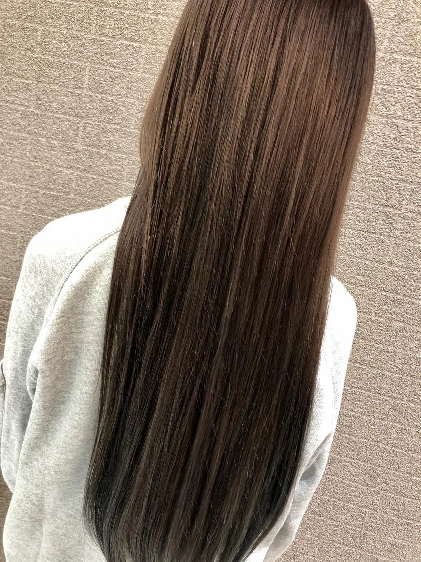 ロング 𝐍𝐄𝐎 𝐉𝐔𝐑𝐈のネイルデザイン