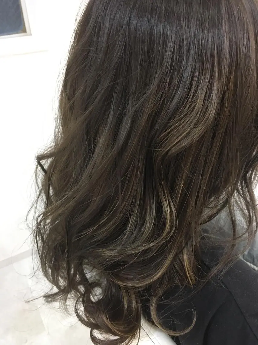 セミロング ロング カラー 髪質改善 中川 翔のヘアスタイル