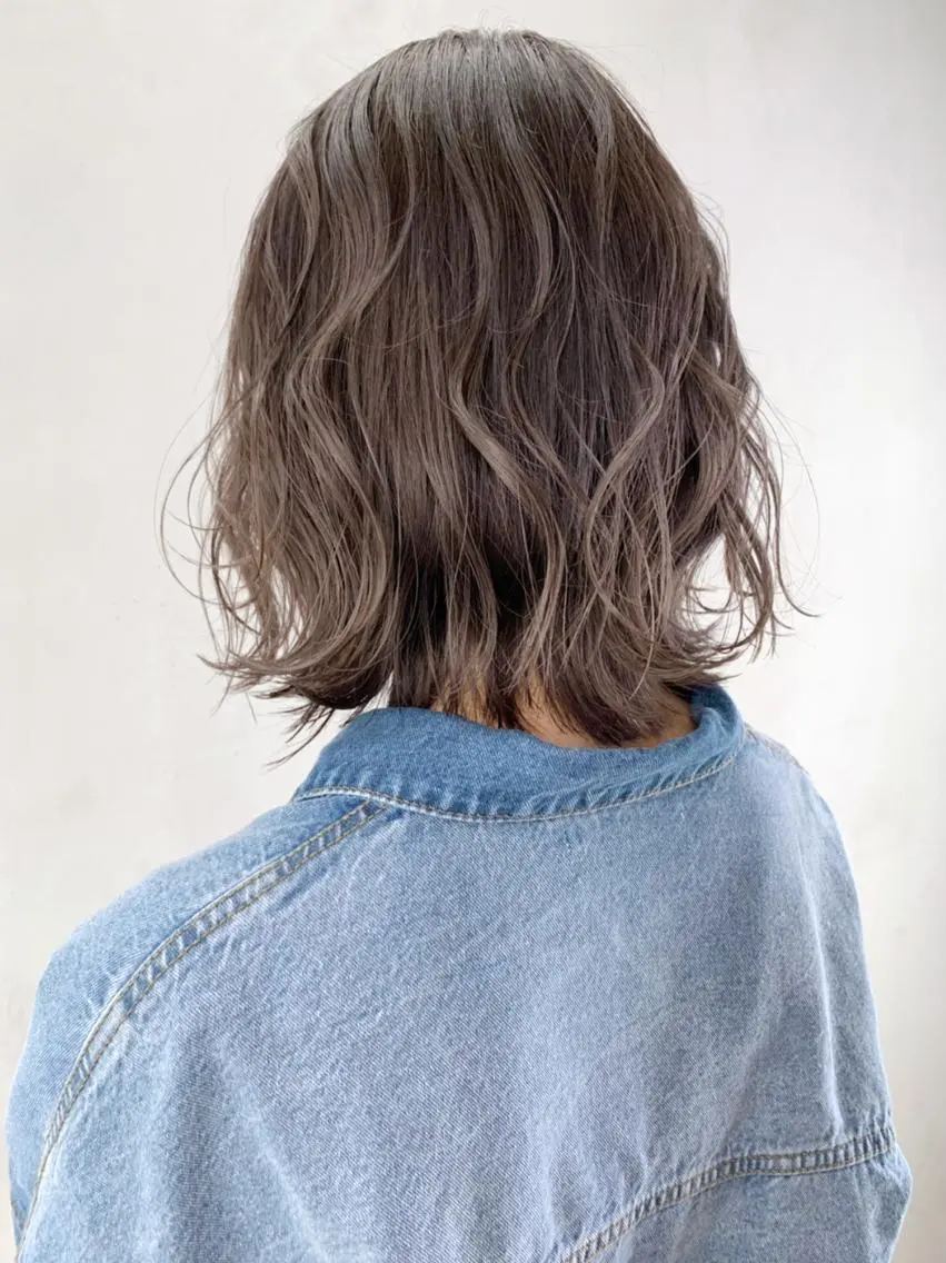 ミディアム カラー パーマ ヘアアレンジ グレージュ カット ITbyALBUM 松戸のヘアスタイル