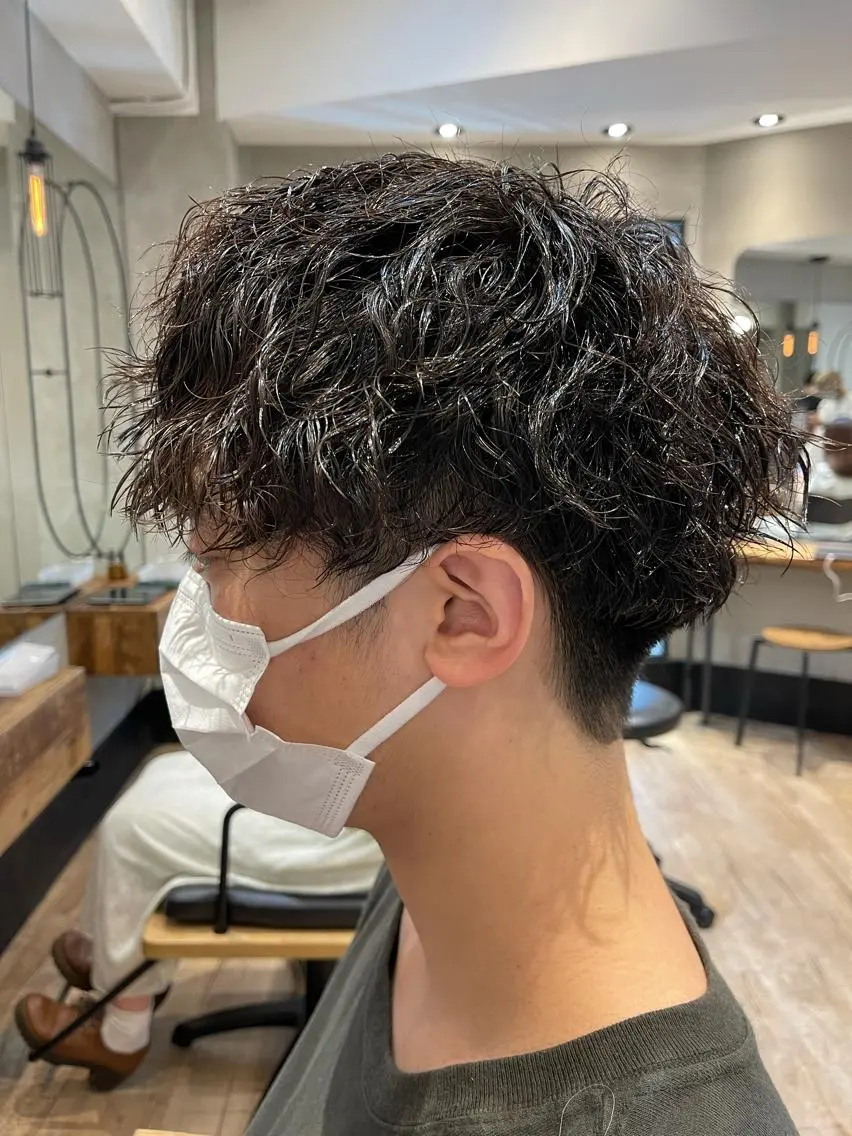 ショート パーマ メンズ メンズパーマ ツイストスパイラルパーマ スパイラルパーマ カット パーマ トリートメント ヘアセット 新宿メンズ専門 モテ清潔感パーマ特化のヘアスタイル