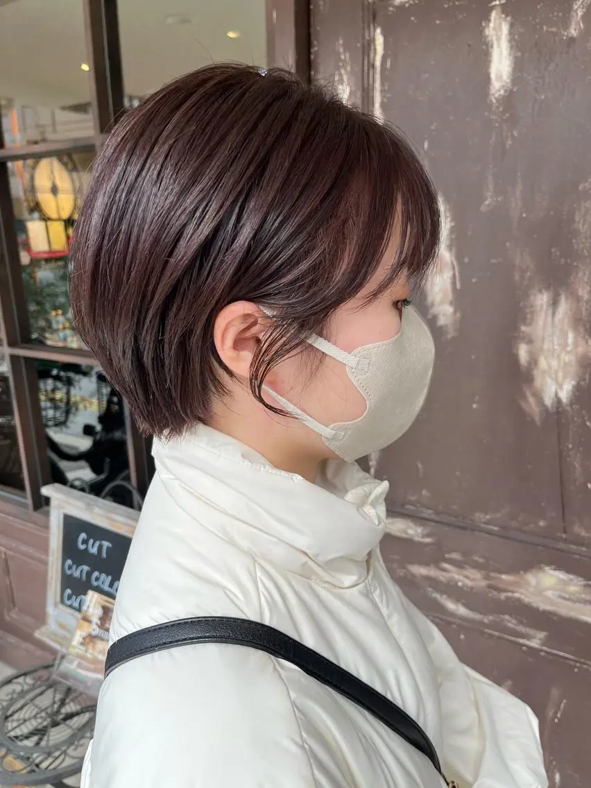 ショート アッシュ 外国人風カラー ハイライト 学生 韓国風ヘア カット 川越 輝梨奈のヘアスタイル
