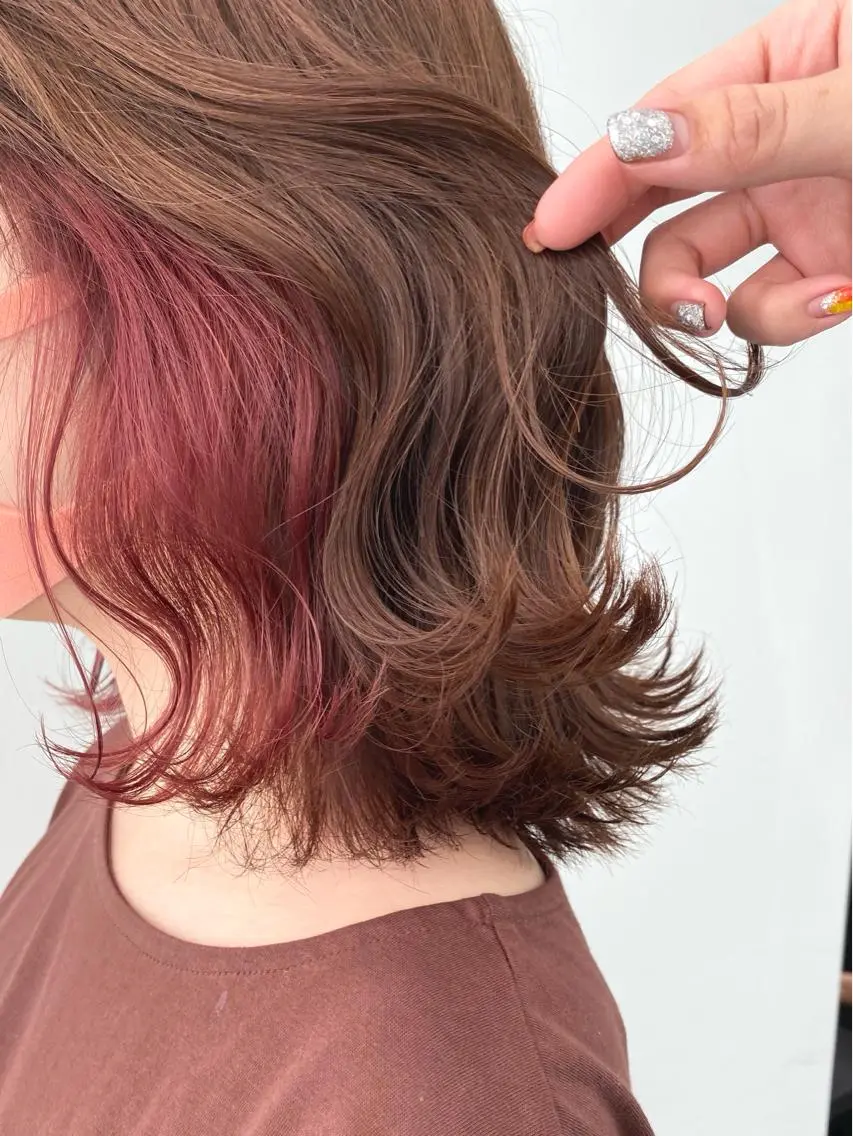 ミディアム カラー ヘアアレンジ ブリーチ イヤリングカラー レッドカラー ヘアカラー トリートメント 🦄インナーカラー 🦄貫井彩花のヘアスタイル