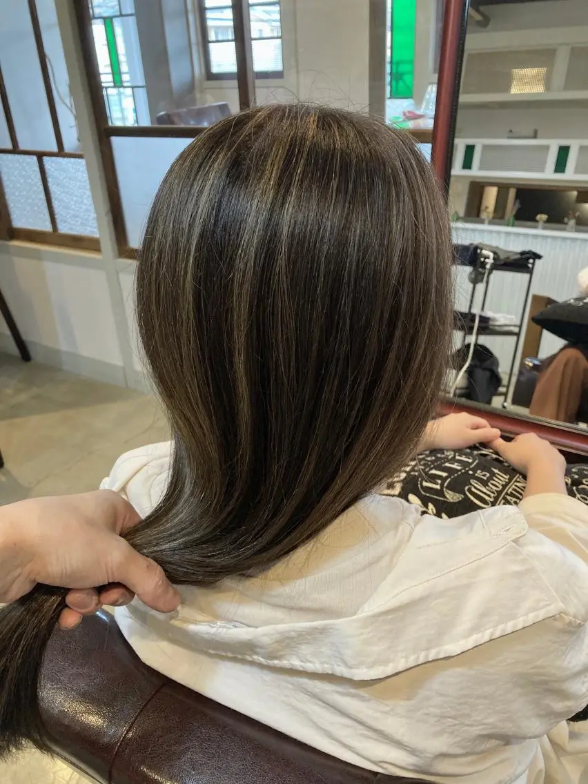 ロング ハイライト タカツド ユウキのヘアスタイル