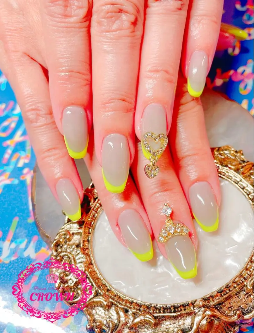 ネイル ハンドネイル CROWN プライベートサロンのネイルデザイン