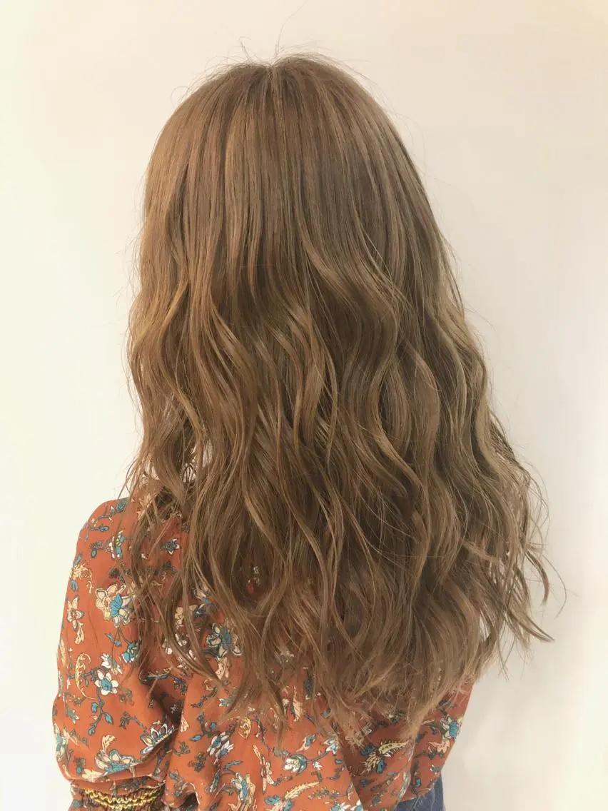 ロング カラー ベージュカラー ミルクティーベージュ 女性リピ90%🍨 🩷佐藤みずきのヘアスタイル