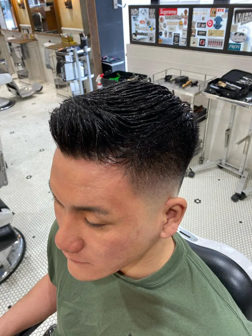 ショート メンズ カット 山﨑 愛也のヘアスタイル