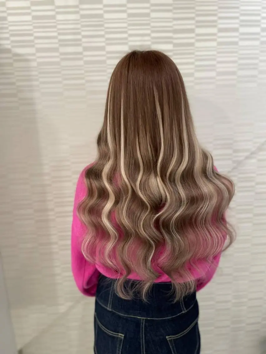 ロング KOSEI シールエクステのヘアスタイル