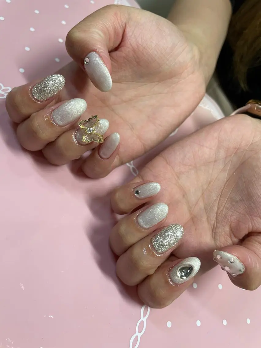 ショート ネイル ストーンネイル ハンドネイル 《LB》ラブリエ Nail&eyeのマツエク・マツパデザイン