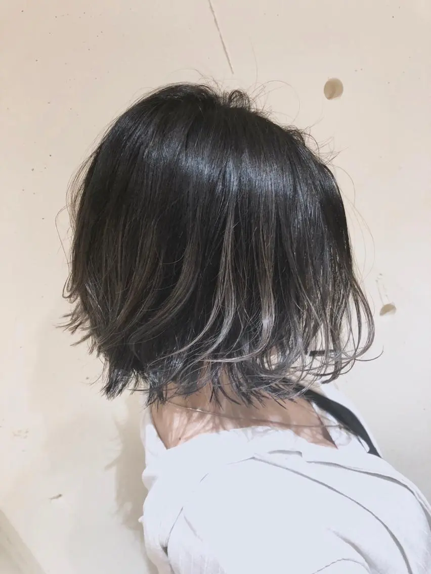 ショート カラー パーマ ヘアアレンジ ベージュカラー ブリーチ ブルーカラー ブラウンカラー ブルージュ 【ツヤ髪美容師】 ツダケイスケのヘアスタイル
