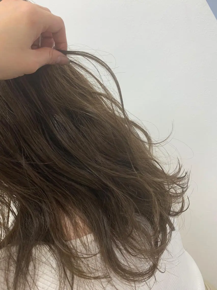 ロング アッシュ カット ヘアカラー 石井 静のヘアスタイル