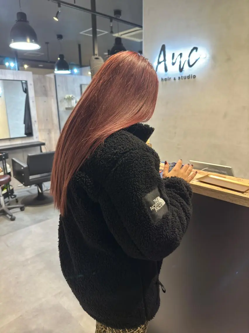 ロング TAKAMI 髪と爪を同時に施術のネイルデザイン