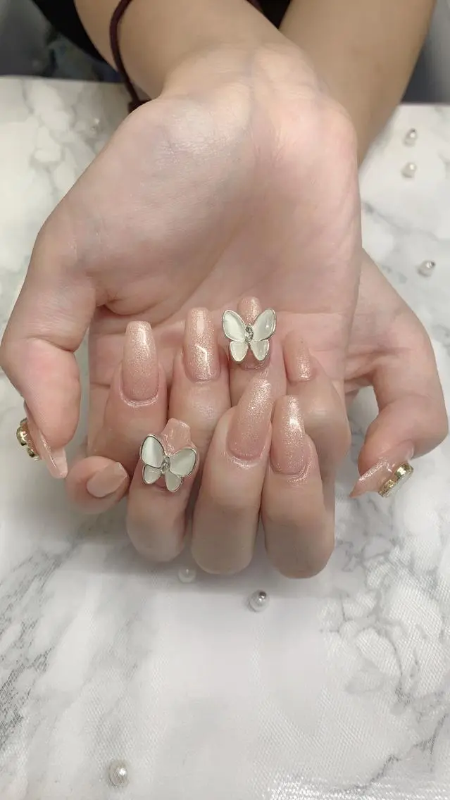 ネイル ハンドネイル はな💎ネイル ワンホン、長さ出しのネイルデザイン