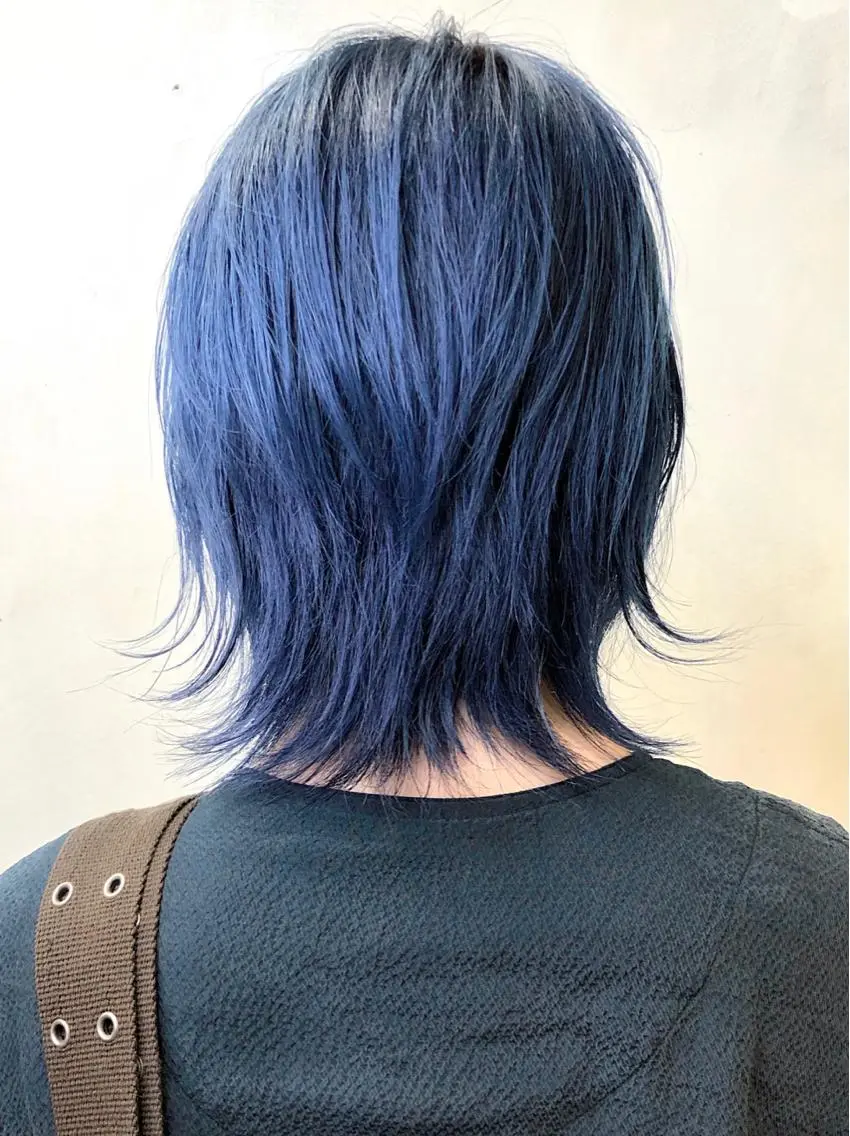 ショート カラー ネイビーカラー ウルフカット カット ヘアカラー トリートメント ブリーチ🫴 ボブ✍️レイヤーのヘアスタイル
