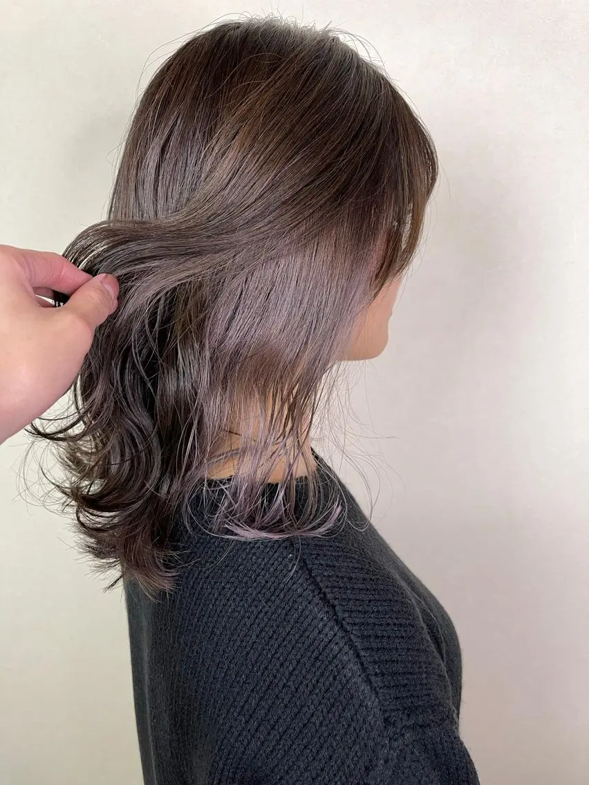 ミディアム カラー グレージュ インナーカラー ハイライトカラー✨ グレージュ✨鎌倉光洋のヘアスタイル