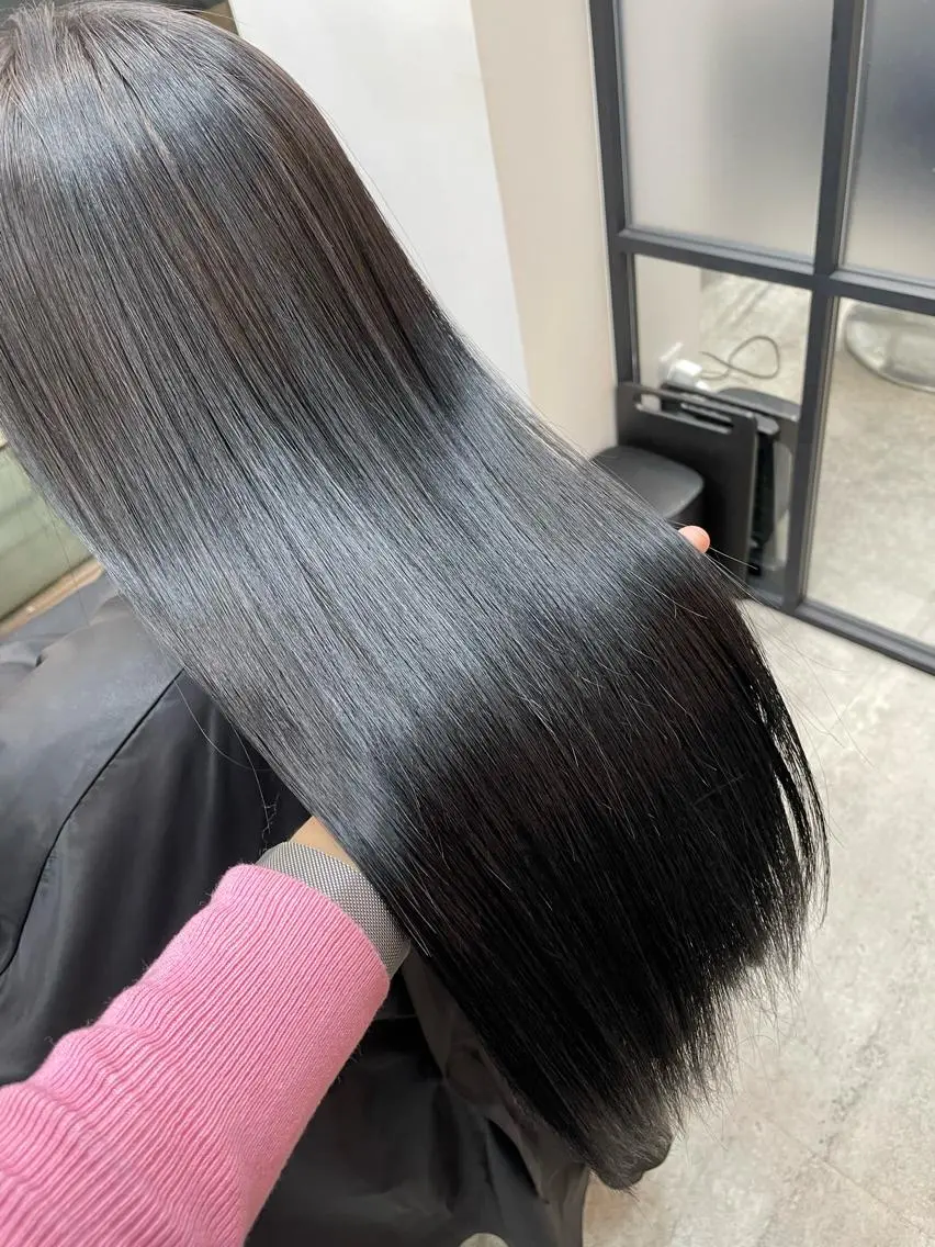 ロング ヘアカラー トリートメント ミルクティー× グレージュMOMOのヘアスタイル