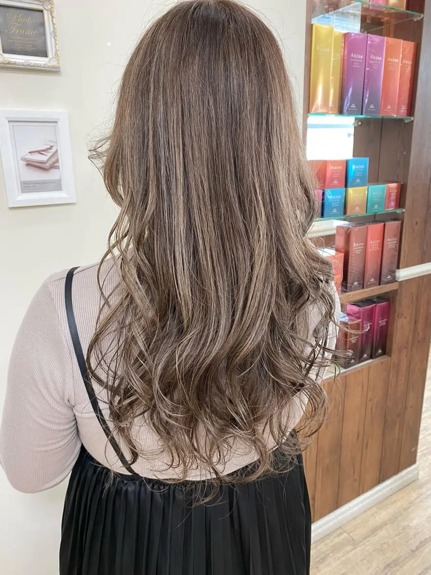 カラー SALOWIN栄 高須大貴のヘアスタイル