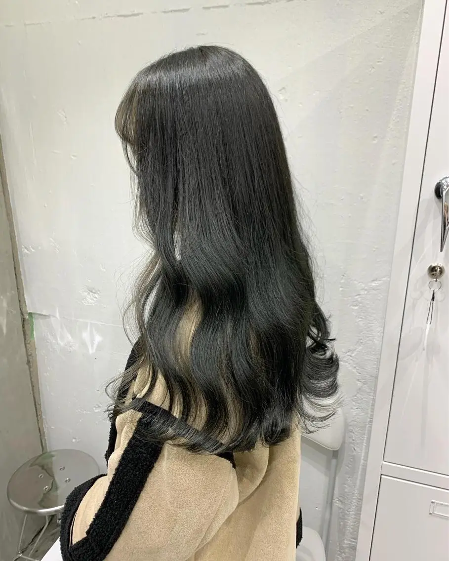 ロング カラー ヘアアレンジ カット ヘアカラー トリートメント ヘアセット 憧れの艶ハイトーンへ 🌙サイダサキのヘアスタイル