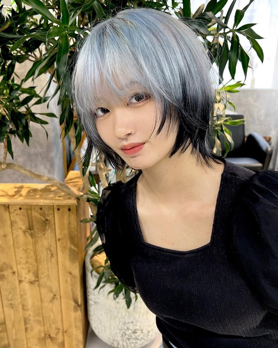 ミディアム カラー ブルーカラー レイヤーカット ウルフカット ウルフ/レイヤー /ブリーチ/心斎橋のヘアスタイル