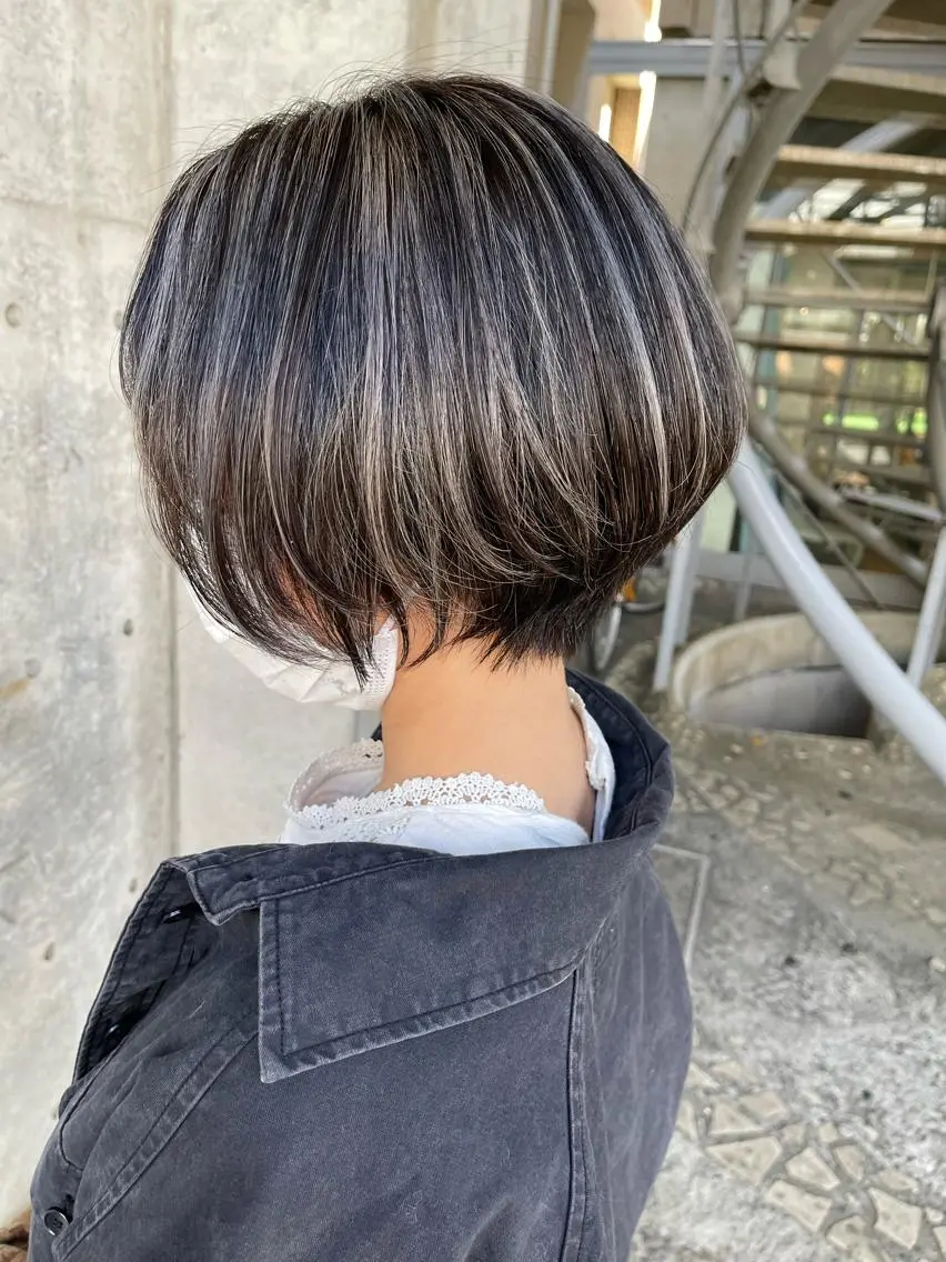 ショート カラー 及川 光のヘアスタイル