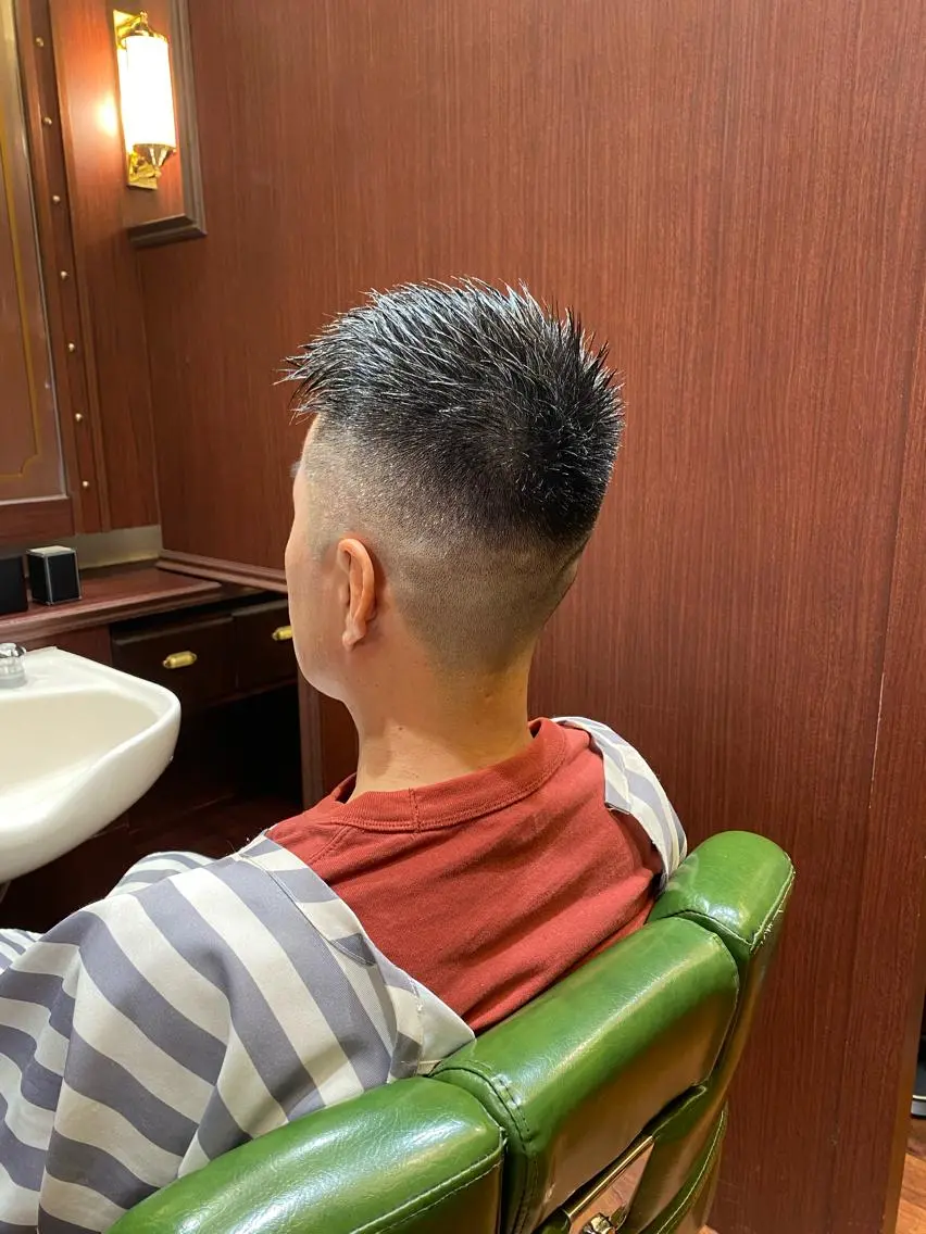 ショート メンズ フェードカット AKI ーのヘアスタイル