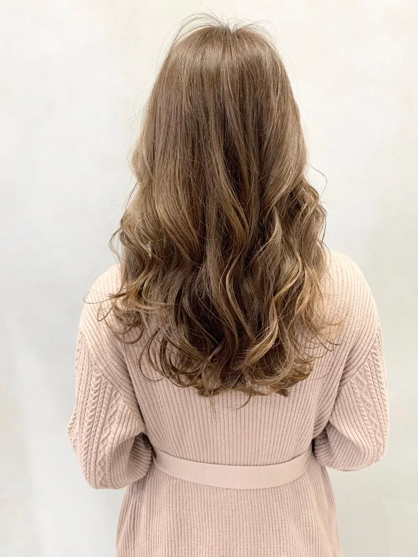 ロング カラー ベージュカラー ブリーチ 透明感カラー ハイライトカラー ハイライト ヘアカラー レイヤー/大人メンズ パーマ🌀 平島拓也のヘアスタイル