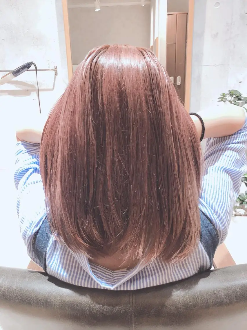 ミディアム カット ヘアカラー REVE 美容室のヘアスタイル