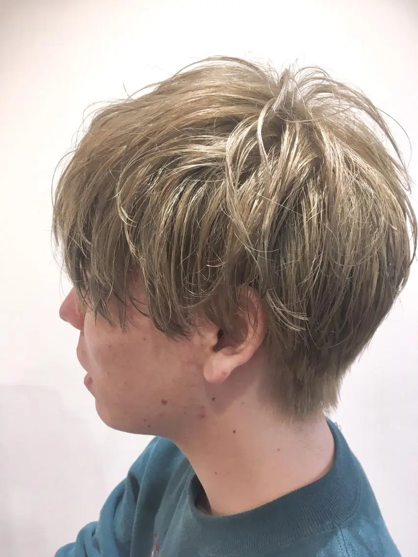 ショート カラー メンズ ツーブロック yoshimi .のヘアスタイル