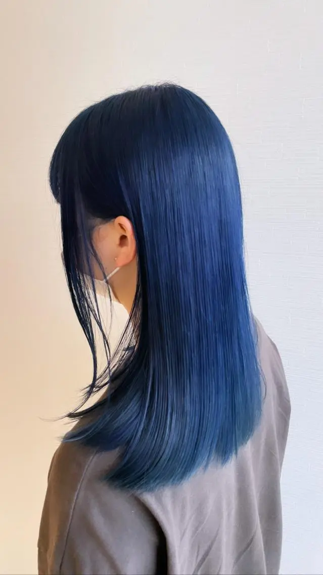 セミロング カラー ブリーチ ブルーカラー ケアブリーチ ケアカラー ネイビーカラー トリートメント ✨髪のソムリエ✨ 岩川和生のヘアスタイル