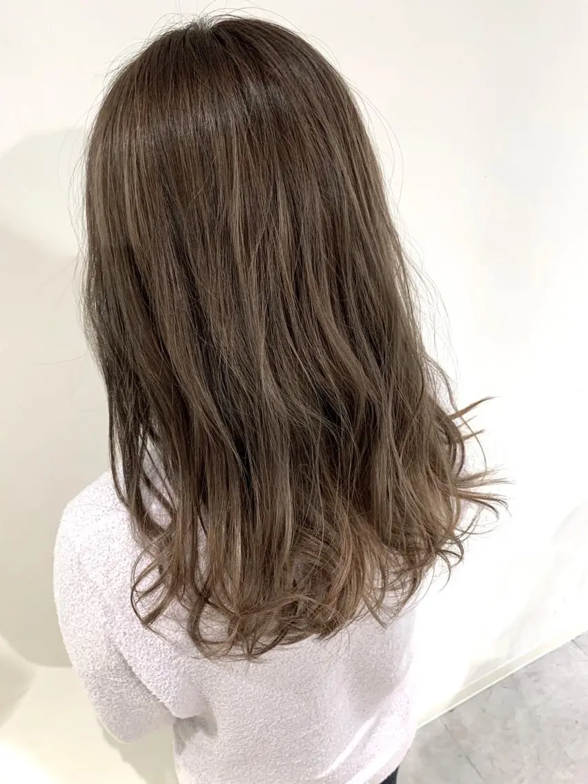 ロング カラー ベージュカラー ハイライトカラー ハイライト ヘアカラー トリートメント ヘッドスパ TOPstylist ✂️フセケイタ✂️のヘアスタイル