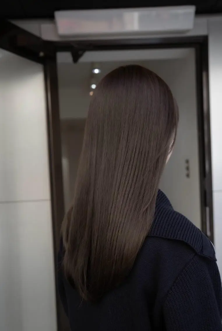 セミロング navile GINZAのヘアスタイル