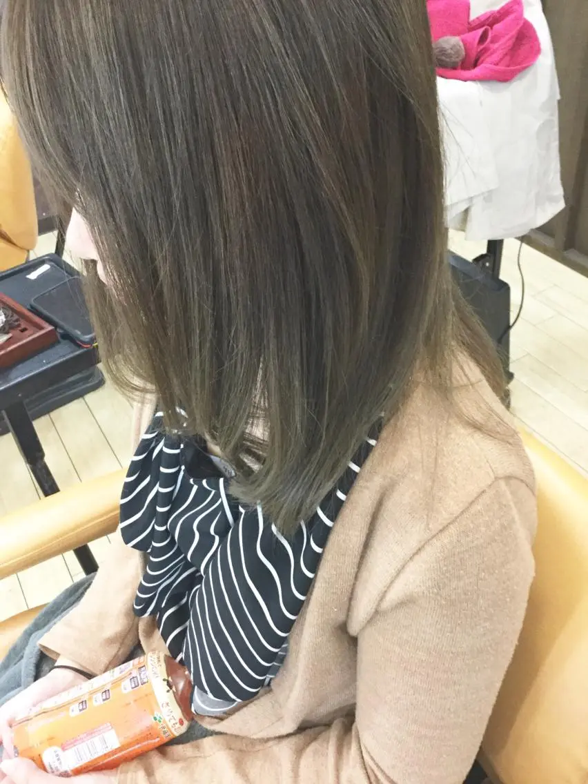 ミディアム カラー グラデーションカラー 小倉 教志のヘアスタイル