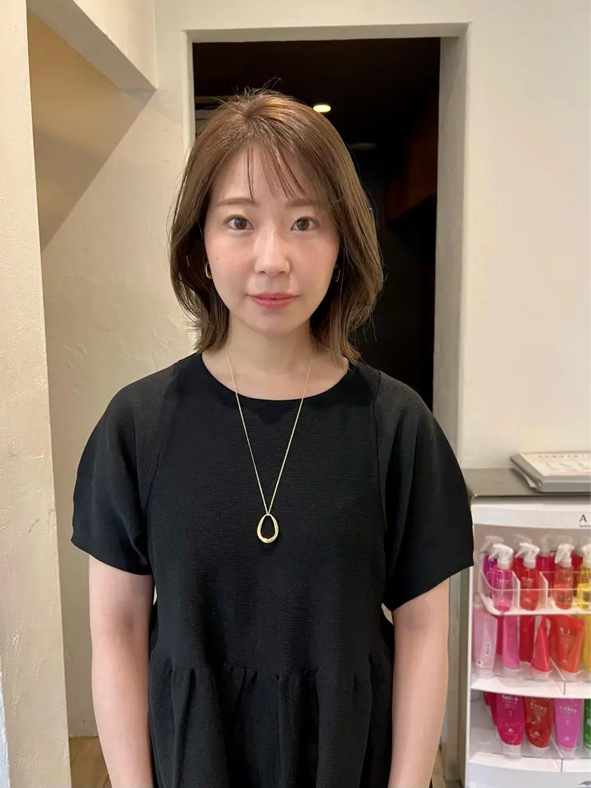 ミディアム カラー ブリーチ 透明感カラー グレージュ ブリーチなしカラー ショート& パーマ　坂本のヘアスタイル
