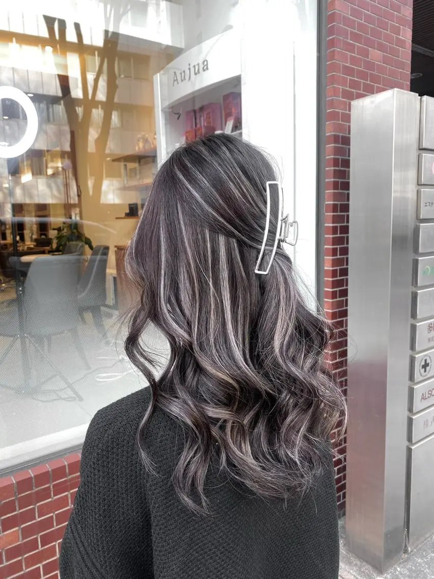 カラー ヘアカラー トリートメント 【カラー指名No 1✨】HIBIKIのヘアスタイル
