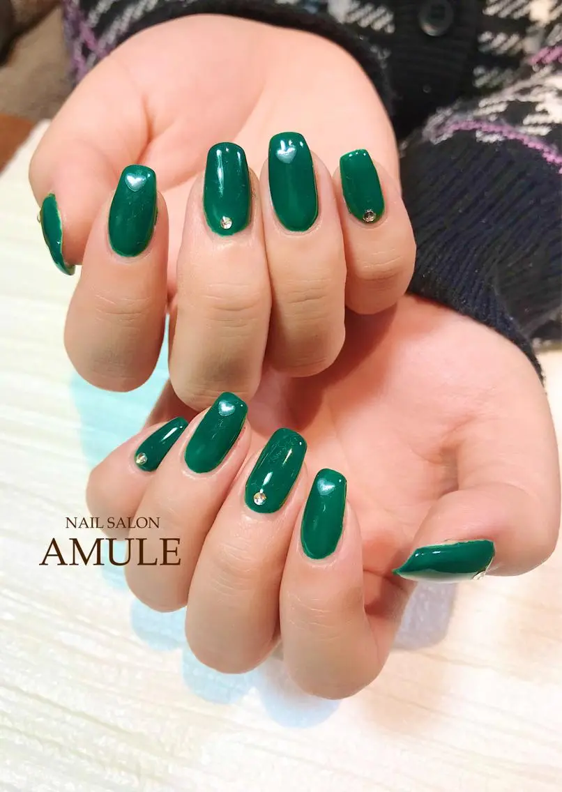 ネイル ワンカラーネイル ストーンネイル NAILSALON AMULEのネイルデザイン