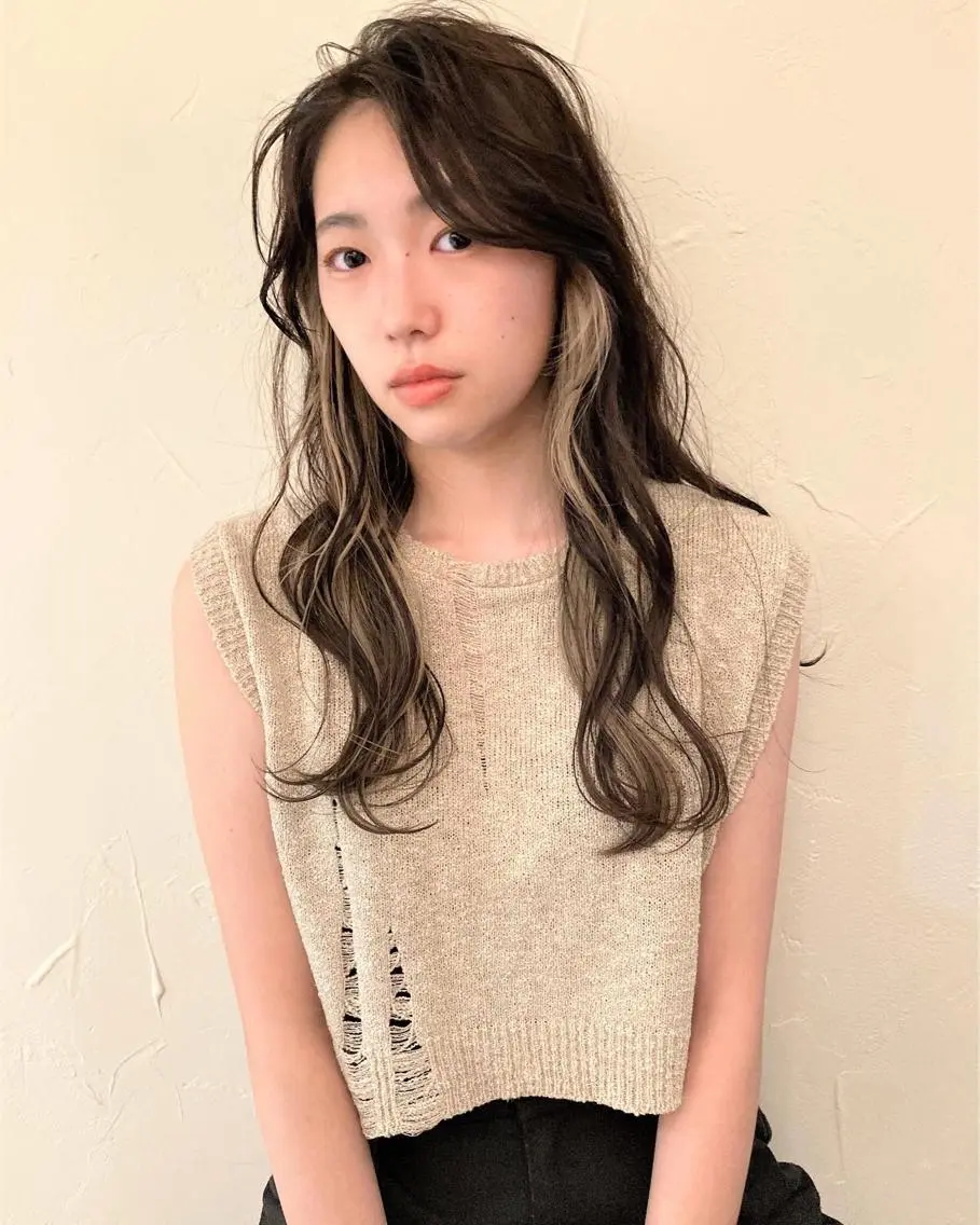 ロング シマダ アユミのヘアスタイル
