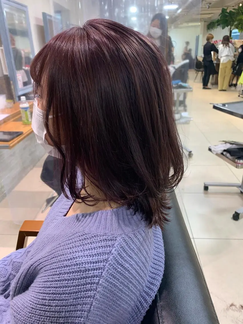 ミディアム カラー 透明感ハイトーン🦄 キラ🌈のヘアスタイル